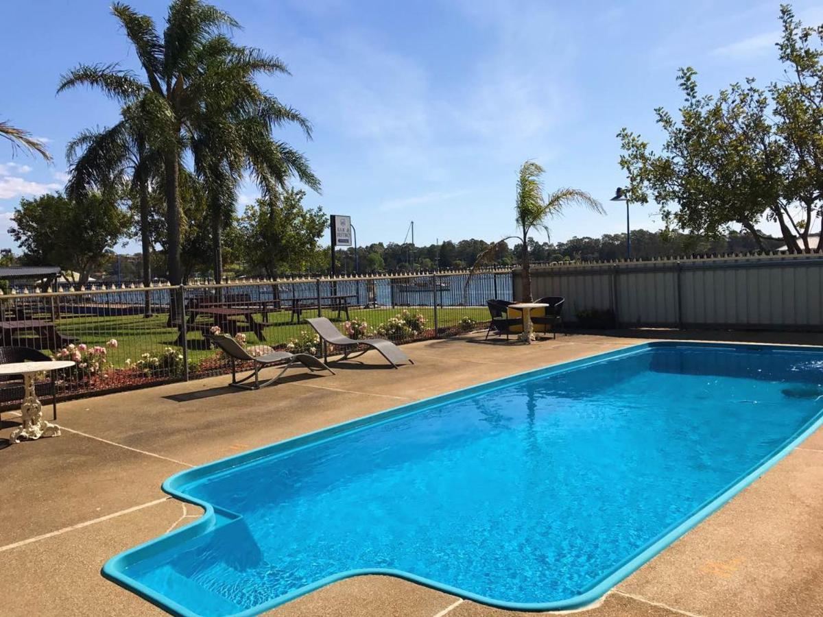 Mariners On The Waterfront Motel Batemans Bay Exterior photo