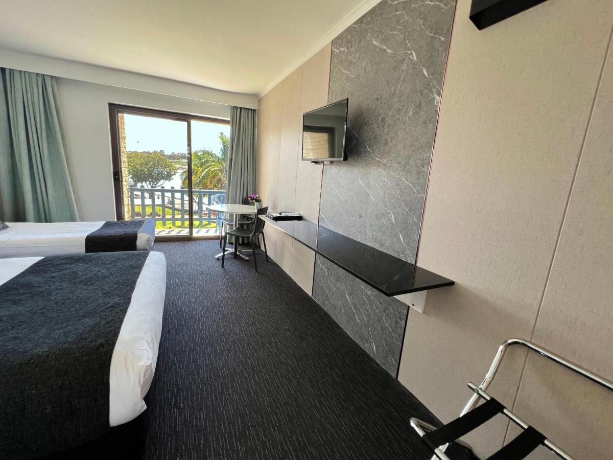 Mariners On The Waterfront Motel Batemans Bay Exterior photo
