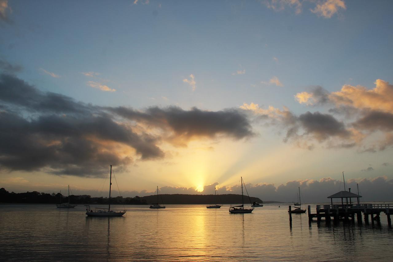Mariners On The Waterfront Motel Batemans Bay Exterior photo